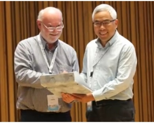 沈樹忠(右)。網圖