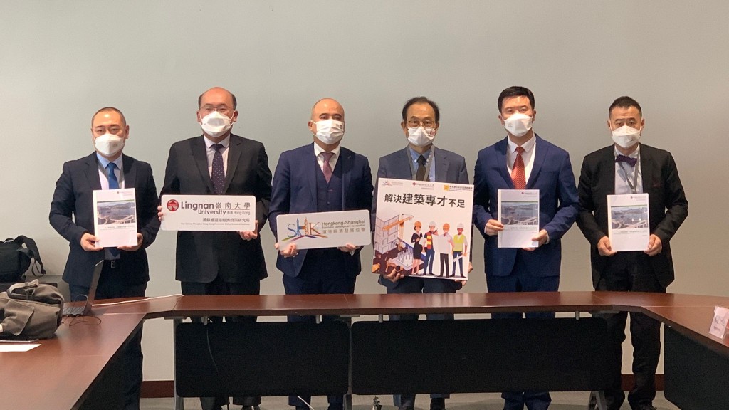 議員及建築業界倡成立「官商協調」聯席會議,與業界保持緊密溝通。常彧璠攝