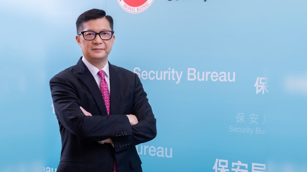鄧炳強突然在社交網介紹屋企來了一位新成員。鄧炳強fb