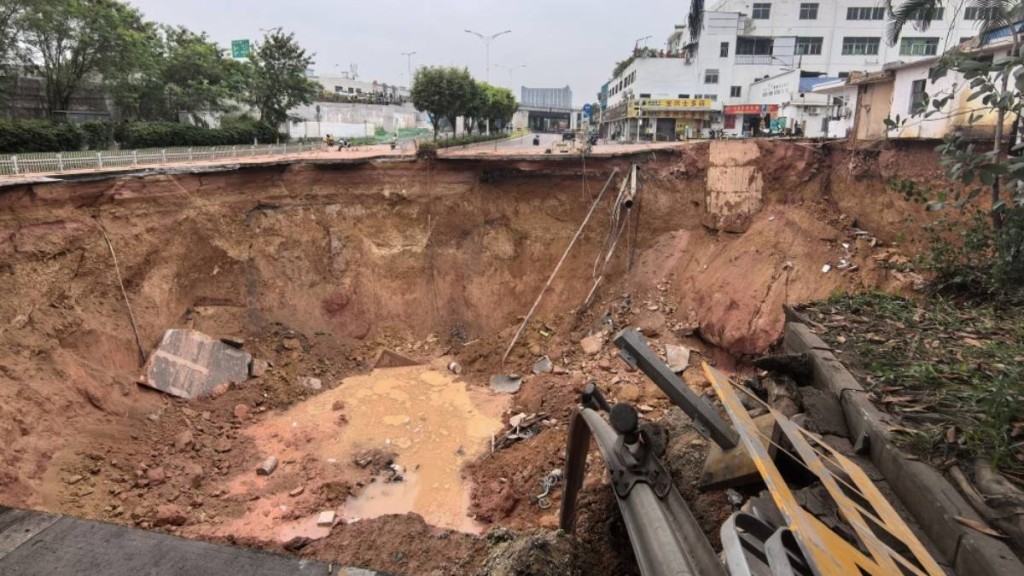 深圳鐵路地盤坍塌,釀成13人失聯。