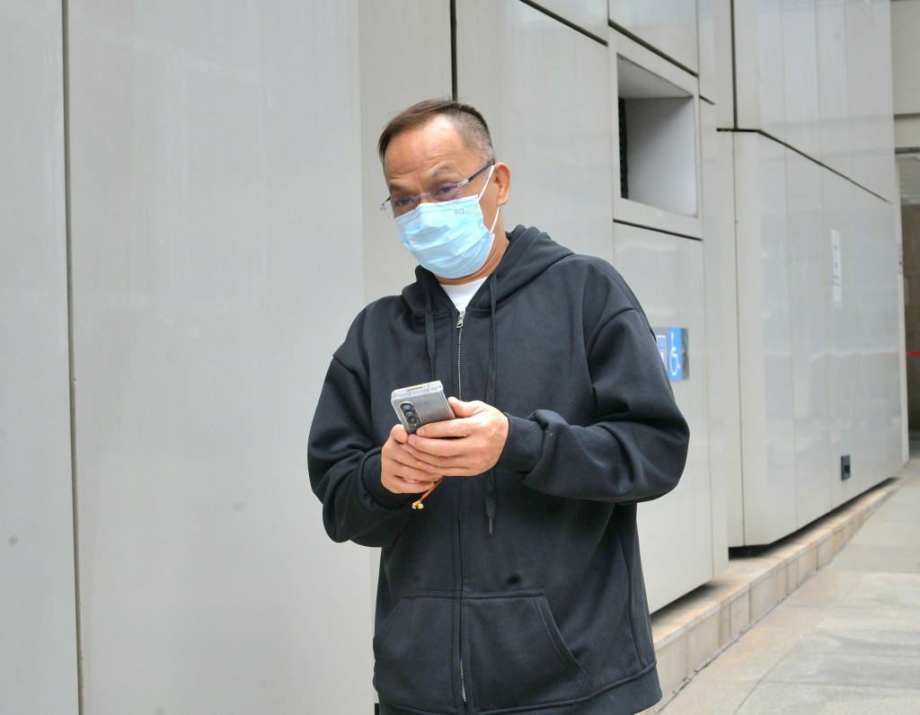 蔡天鳳前私人司機錢紀信憶述遭鄺港傑要求停薪留職後,反建議出半糧被拒後辭職。何健勇攝 蔡天鳳前私人司機錢紀信憶述遭鄺港傑要求停薪留職後,反建議出半糧被拒後辭職。何健勇攝