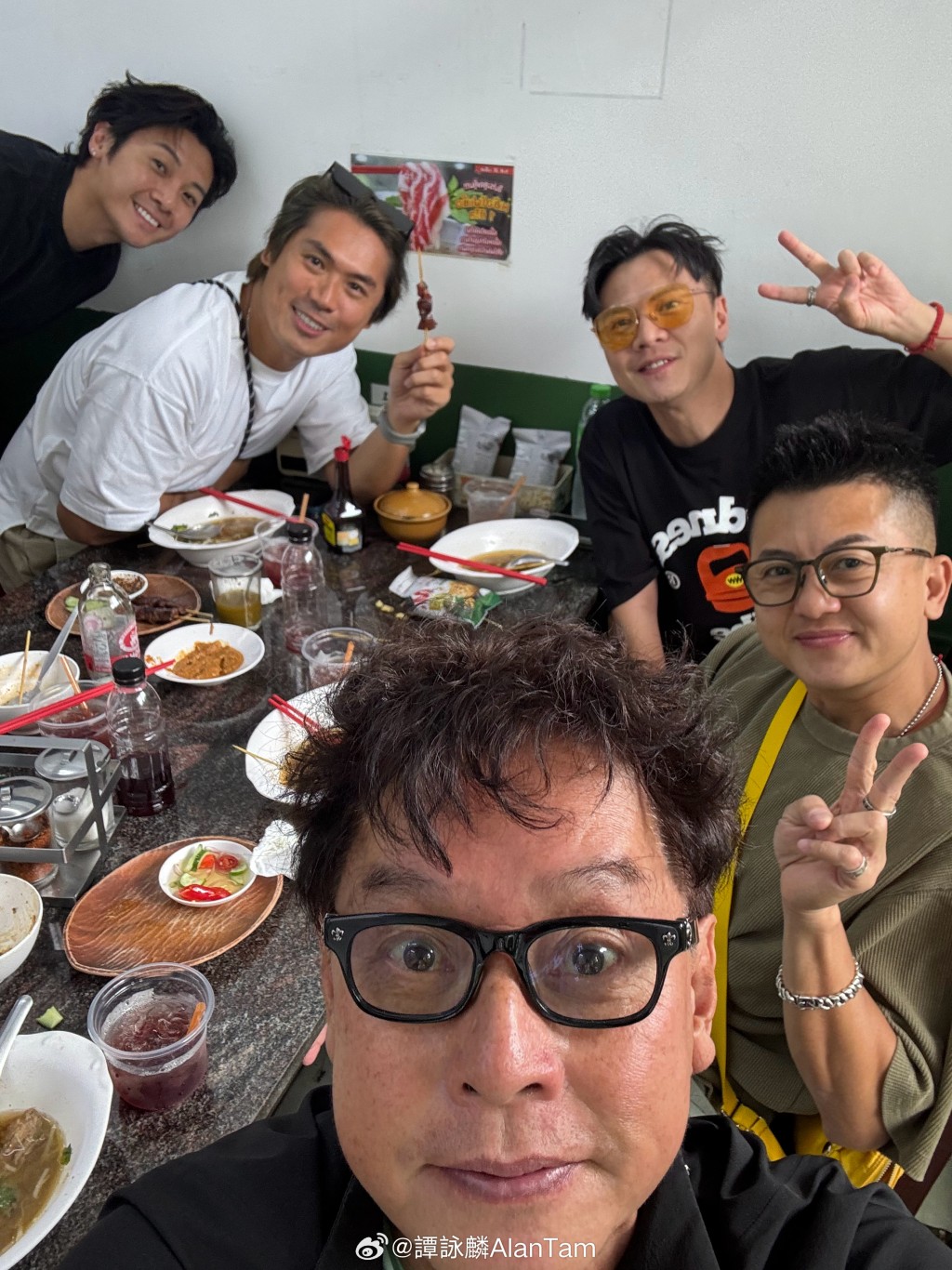 譚詠麟喜歡提攜後輩,剛離巢的衛志豪就是其中之一。 譚詠麟喜歡提攜後輩,剛離巢的衛志豪就是其中之一。