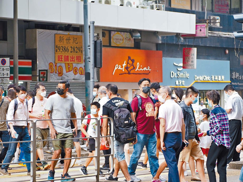 本港新冠疫情持續,確診數字連日在萬宗附近徘徊。中通社