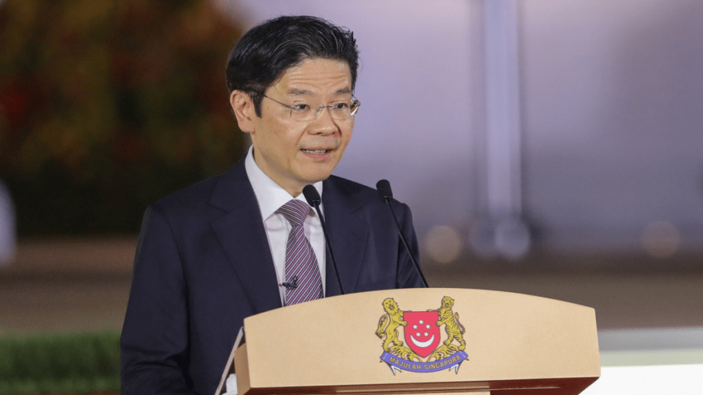 新加坡總理黃循財兼任財長。 新華社