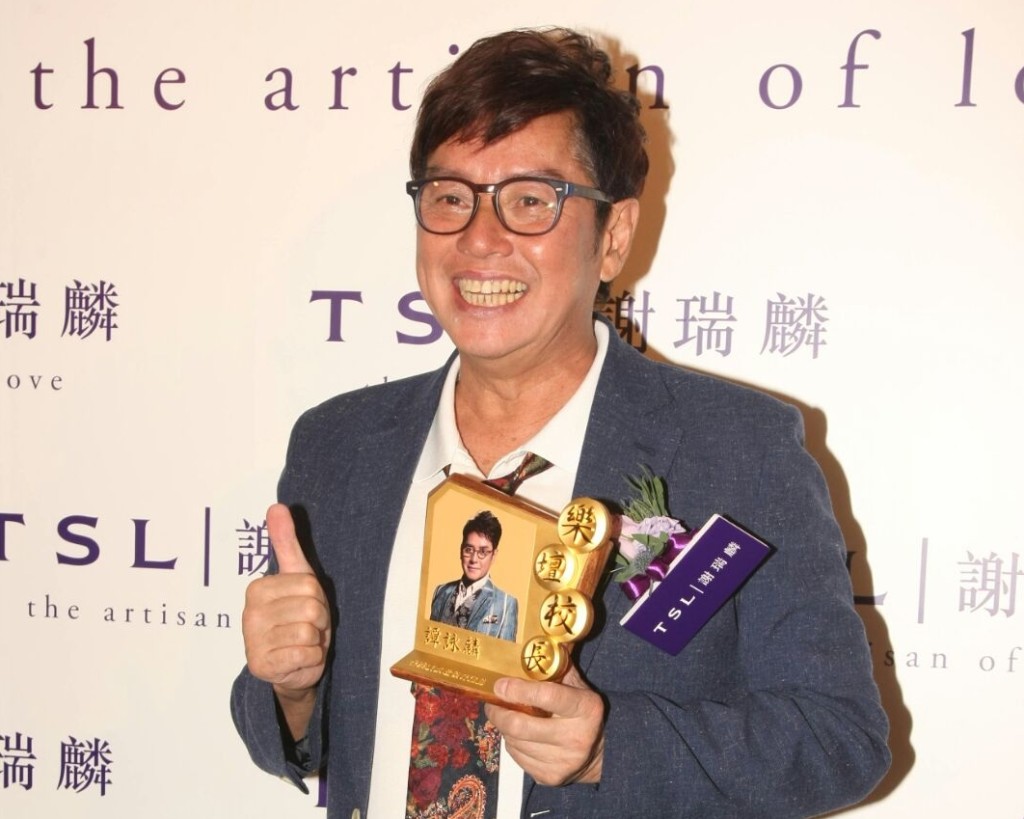 譚詠麟表示只得兩個周末可加日場，但先要問Sam意見。