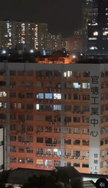 工廈的天台火光熊熊，遠處亦清晰可見。threads@tina.is.timeless