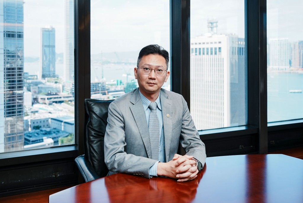 保利置業林逸表示,由於中小型單位剛需強勁及租金回報吸引,明年較為看好中小型單位。 保利置業林逸表示,由於中小型單位剛需強勁及租金回報吸引,明年較為看好中小型單位。