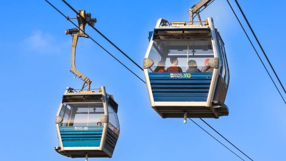 初步确定所涉的乘客资料为姓名及联络方法(如电话号码或电邮地址)，昂坪360已启动与受影响持份者沟通。