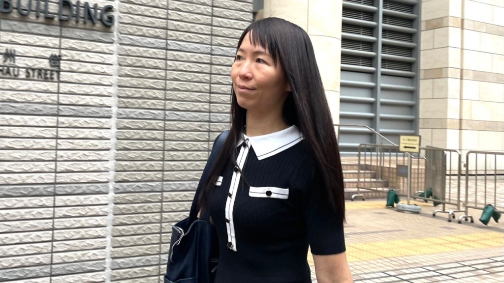 中大醫學院內科及藥物治療學系教授黃麗虹同意，鄧桂思因未獲處方抗病毒藥物導致乙肝復發的可能性大。廖凱霖攝
