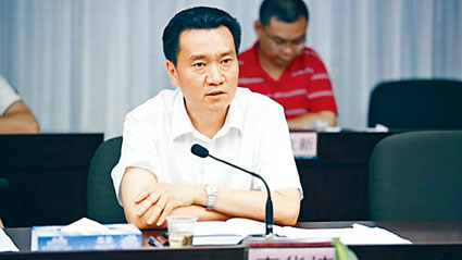 深圳市委原副書記李華楠「五毒俱全」。