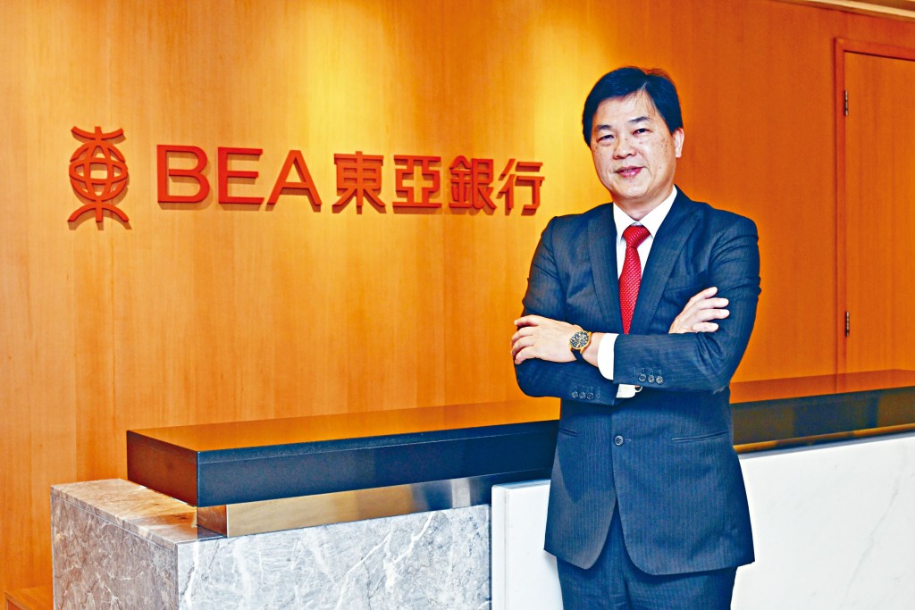 徐振文指，最多客戶申請預先批核還息不還本安排，並以大企申請居多，而百分百特惠貸款計畫則以中小企申請為主。