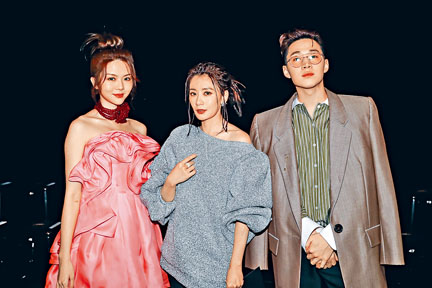 曾樂彤、賈靜雯及Henry Lau(劉憲華,右)@Marc Jacobs。