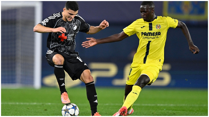 作為中場的古爾（右）場均亦有兩次射門。REUTERS