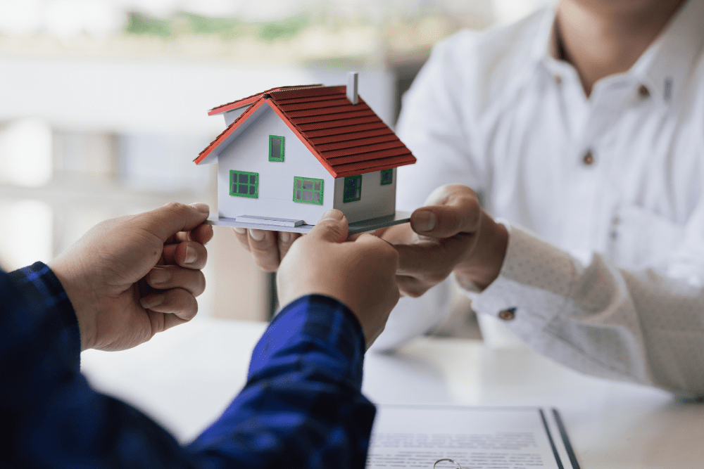 俗稱「遺產契」的物業，是指原業權人過身後，物業成為遺產。