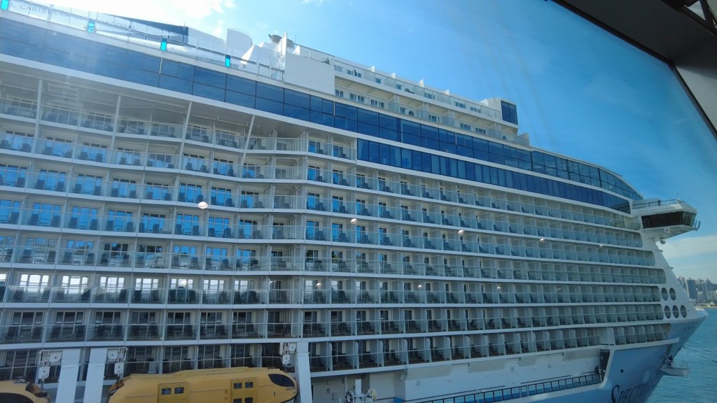 皇家加勒比最新的海洋光譜號是全亞洲最新最大的智能郵輪。