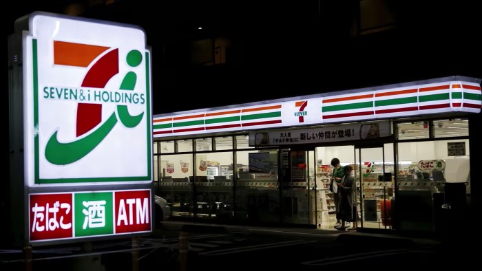 Couche-Tard提出對7-11的收購價加20%,至470億美元。路透社 Couche-Tard提出對7-11的收購價加20%,至470億美元。路透社