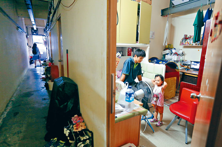 ■當局研究為正在申請「上樓」的家庭提供租津，盼可抵銷當中不少劏房戶的租金開支。