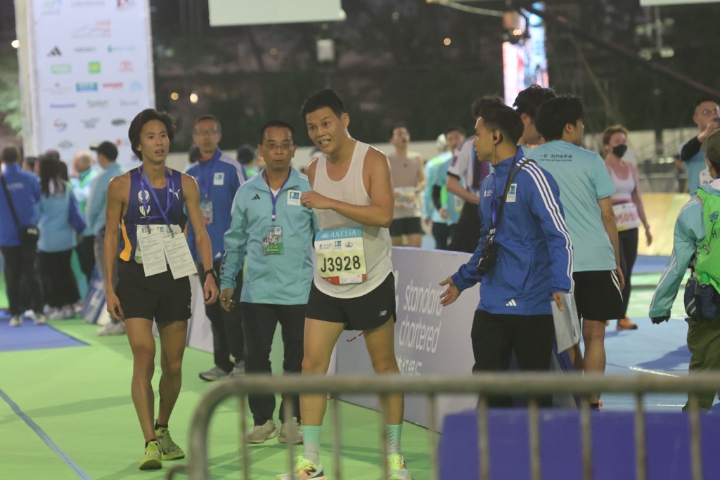 吴保锜今日（21日）在《渣打马拉松2024》挑战10公里组别。