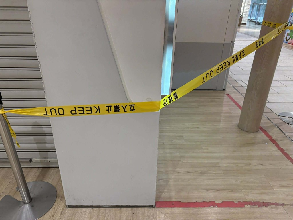 现场被围封起来。 X@Pokemon_TCG_M 现场被围封起来。 X@Pokemon_TCG_M