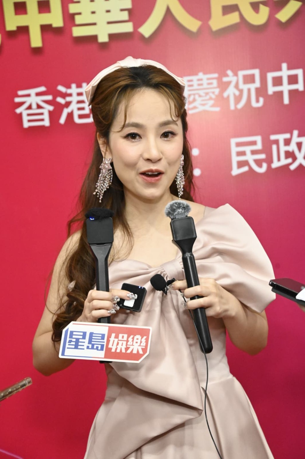 談到擔任《中年好聲音4》評判，谷婭溦透露已錄影三集。