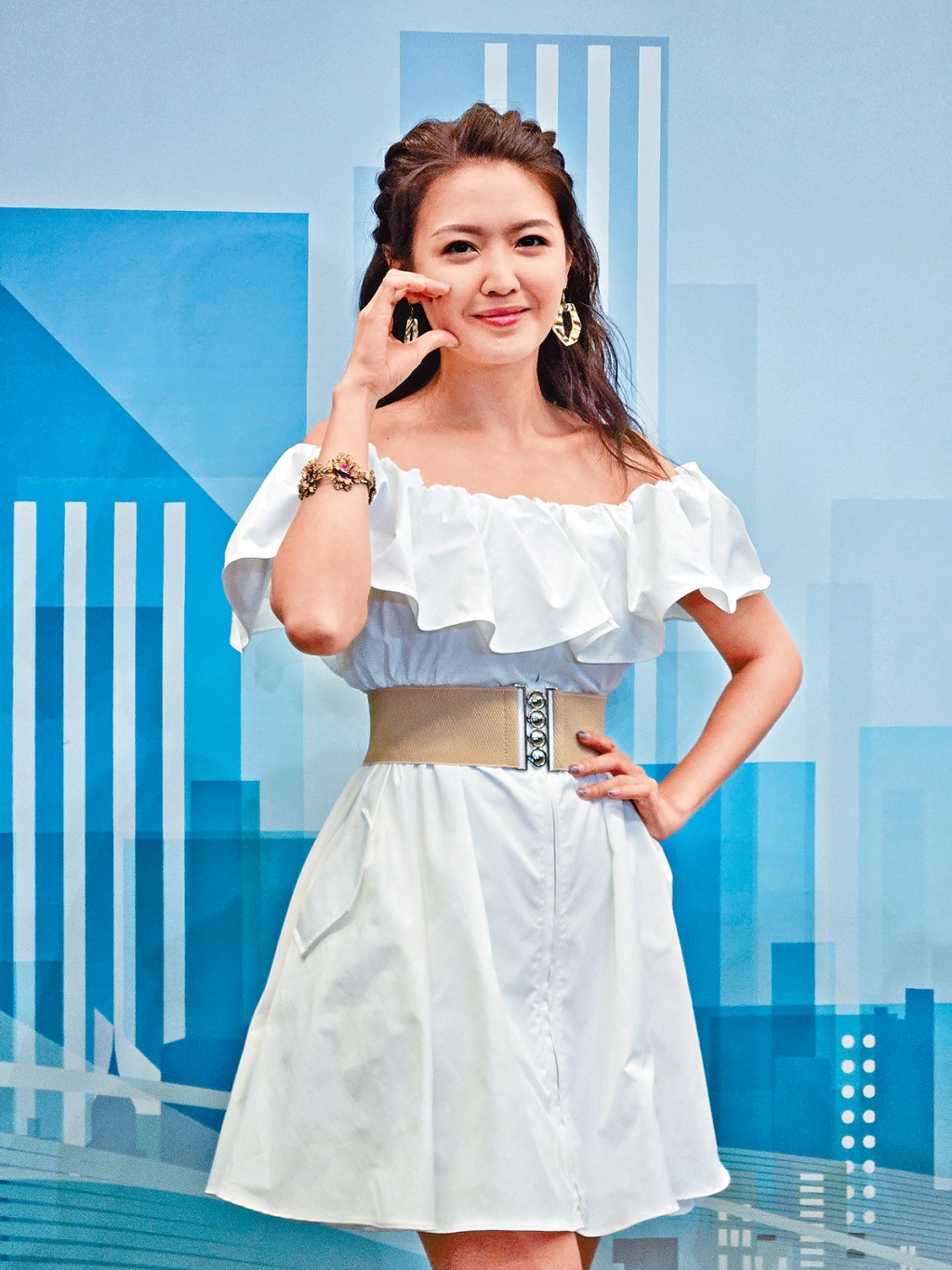 陈庭欣指分手其实是小事，因时间可治愈一切。