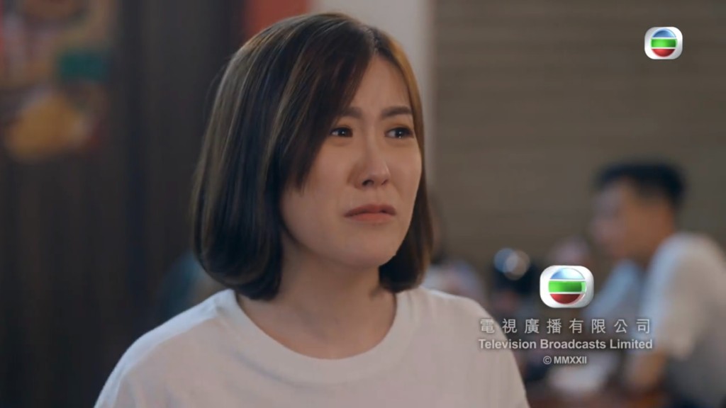 第8集剧情提到陈晓华饰演的小美在大排档巧遇静儿，由刘佩玥饰演的静儿翻出家宝上杂志社拍照一事，小美听不进耳。