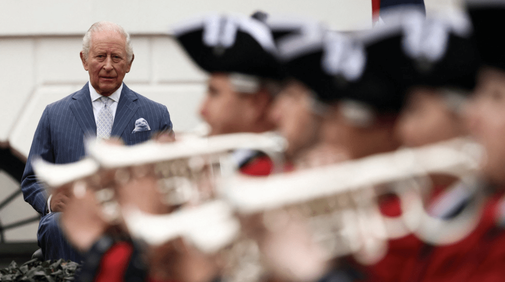 查理斯三世获白宫仪仗队欢迎。路透社