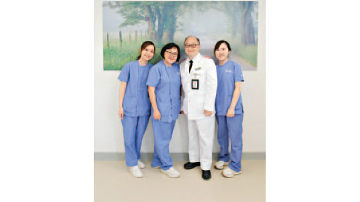 张氏家庭一家四口都在公立医院担任护士。