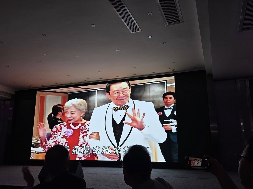 原來只是AI相。 原來只是AI相。
