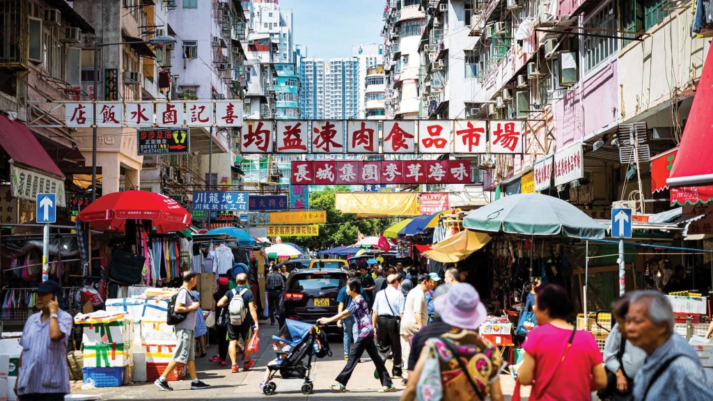 有居港数年的港漂分析香港的街头小店生态，感叹小店打破连锁店「螺丝钉」式的冷漠，带来难以取代的人情味。（来源：旅发局）