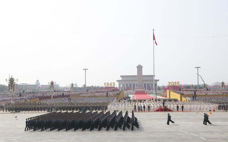 閱兵有兩主要意義,一是紀念為國戰爭付出貢獻的先烈;二是看到國家在各方面的發展進步。新華社圖片 閱兵有兩主要意義,一是紀念為國戰爭付出貢獻的先烈;二是看到國家在各方面的發展進步。新華社圖片