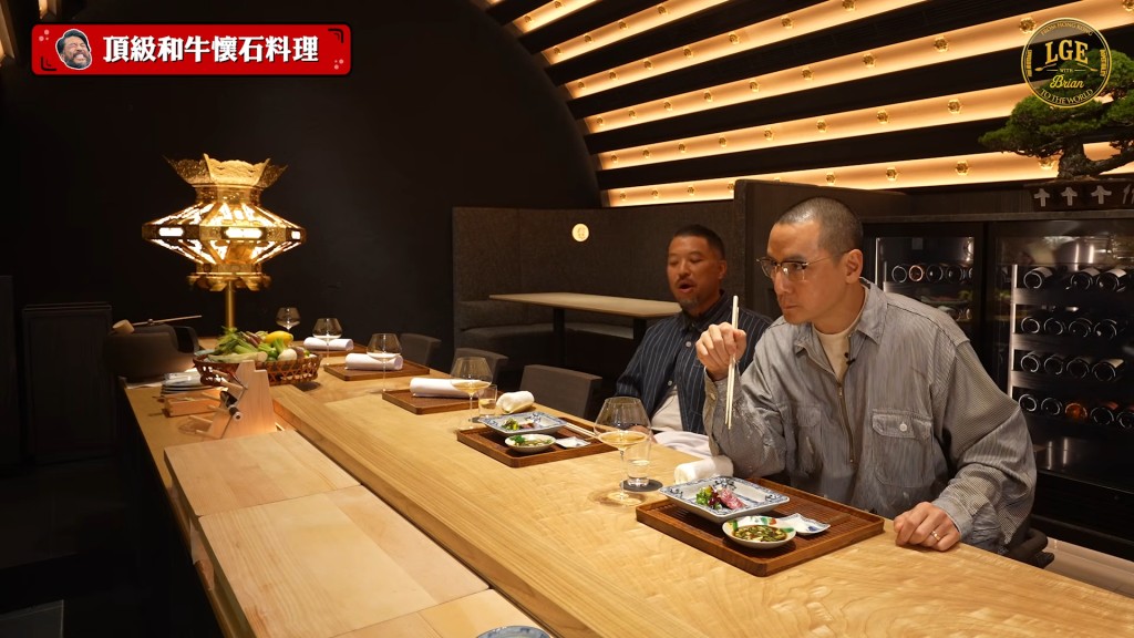 吳彥祖在節目中自爆最近開工的飯盒好難食。（YouTube＠《Let's Go Eat with Brian》）