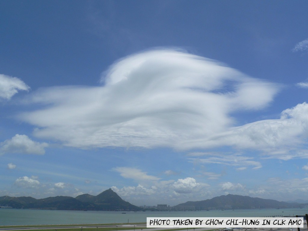 「莢狀雲」（三）。天文台網頁截圖