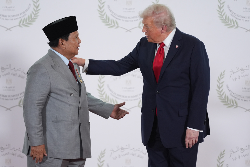 美國總統特朗普與印尼總統普拉博沃(Prabowo Subianto)近日一起在埃及出席加沙和平峰會。美聯社 美國總統特朗普與印尼總統普拉博沃(Prabowo Subianto)近日一起在埃及出席加沙和平峰會。美聯社