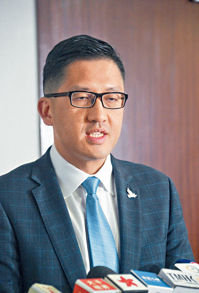 终审法院推翻林卓廷的无罪裁决，恢复林3罪的定罪及判监4个月的刑期。