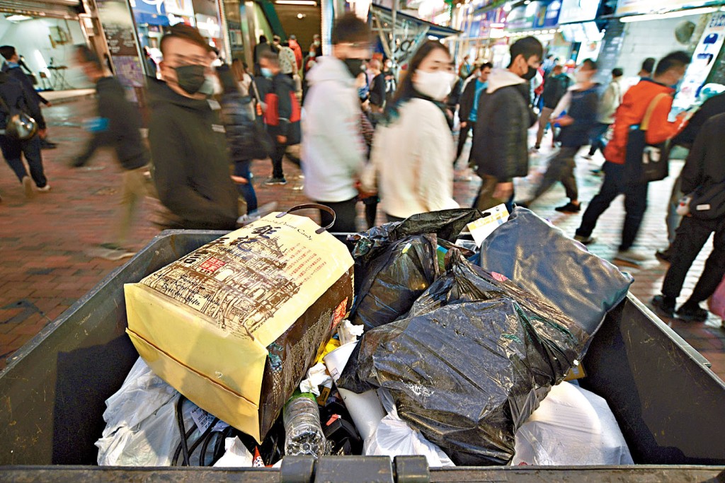 垃圾徵費計畫醞釀多年，當局有信心於今年內推行。