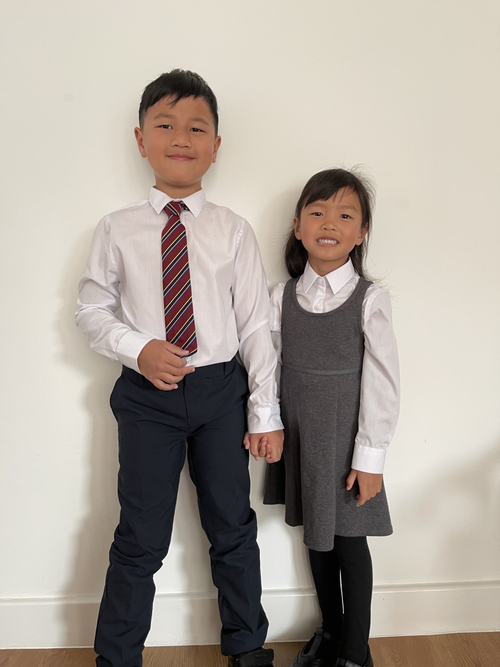 Jn兄妹於九月起展開新的校園生活，他們表示在新地方認識新同學十分有趣，同學之間相處融洽。