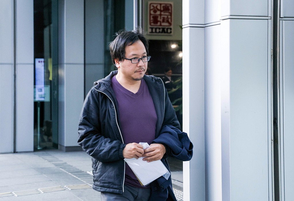 徐滿柑離開廉署總部。何家豪攝