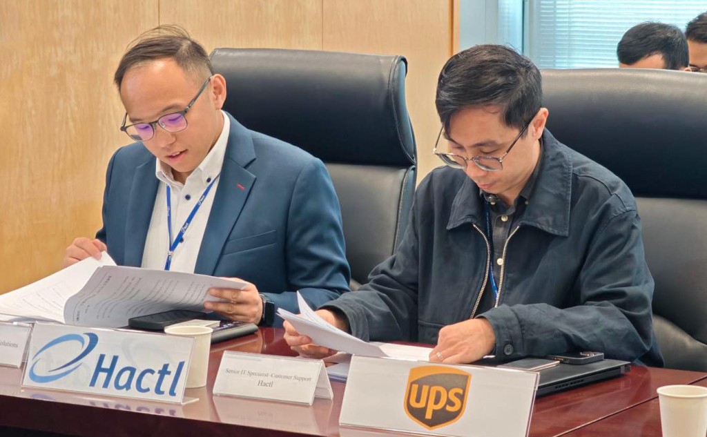 香港海關聯同空運貨物營運商進行反恐桌上演練,模擬極端份子發動網絡攻擊,癱瘓網絡並導致空運貨物清關系統訊息中斷。香港海關facebook圖片 香港海關聯同空運貨物營運商進行反恐桌上演練,模擬極端份子發動網絡攻擊,癱瘓網絡並導致空運貨物清關系統訊息中斷。香港海關facebook圖片