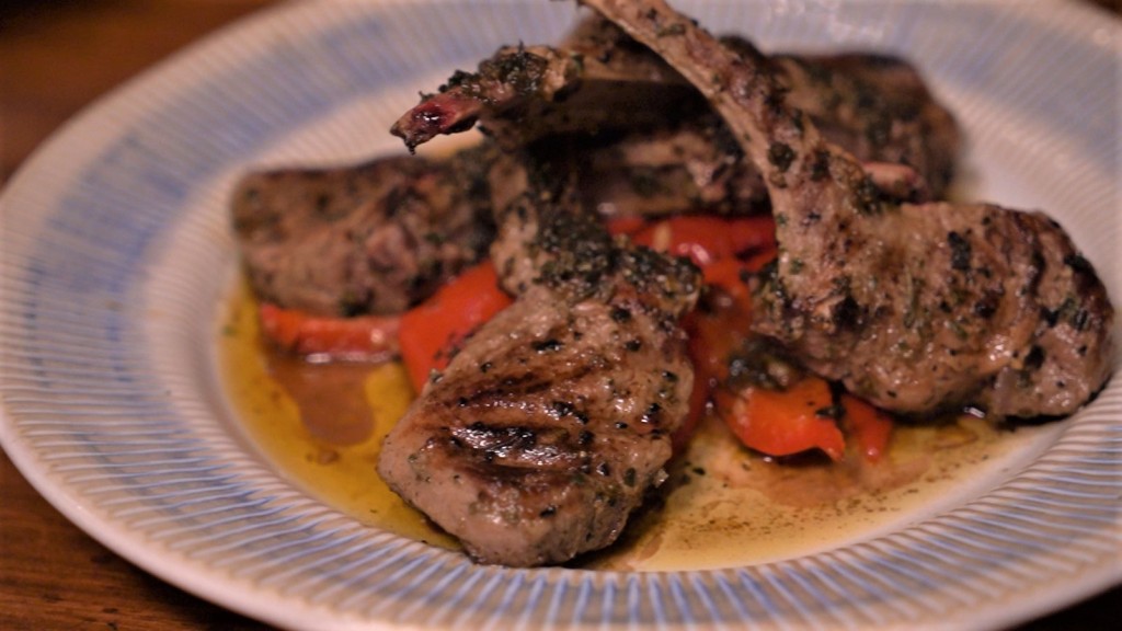 Jamie's Italian，只需付一個價錢便可以在餐單上任叫，侍應推介主菜煎羊扒。