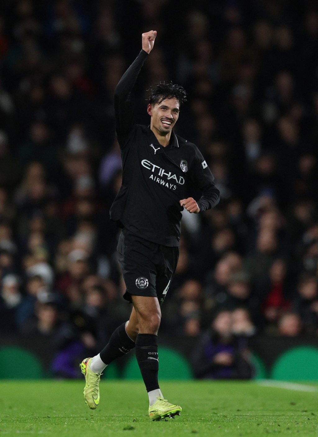 雷恩達射單刀挑射得手，曼城領先2:0。路透社