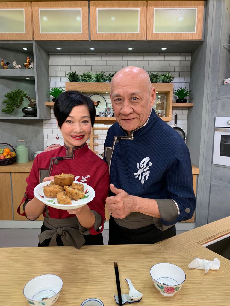 譚玉瑛近年轉營飲食節目，和「鼎爺」李家鼎主持的《阿爺廚房》已合作四年。
