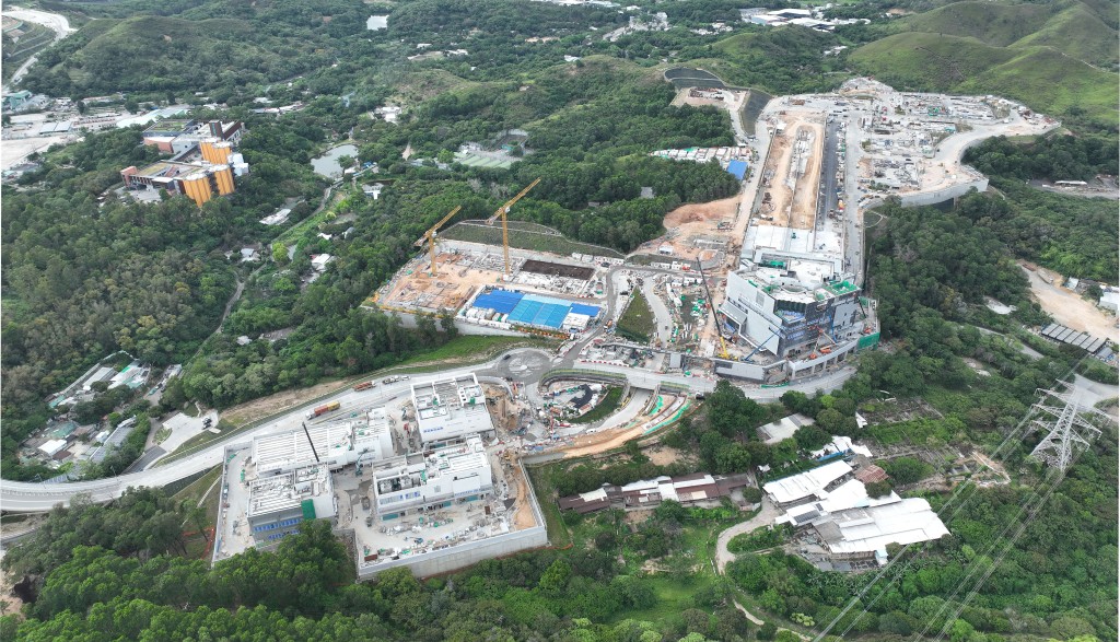 警方在粉嶺興建的警察學院綜合訓練中心(缸瓦甫),首期建造工程於本月正式完成。 警方在粉嶺興建的警察學院綜合訓練中心(缸瓦甫),首期建造工程於本月正式完成。