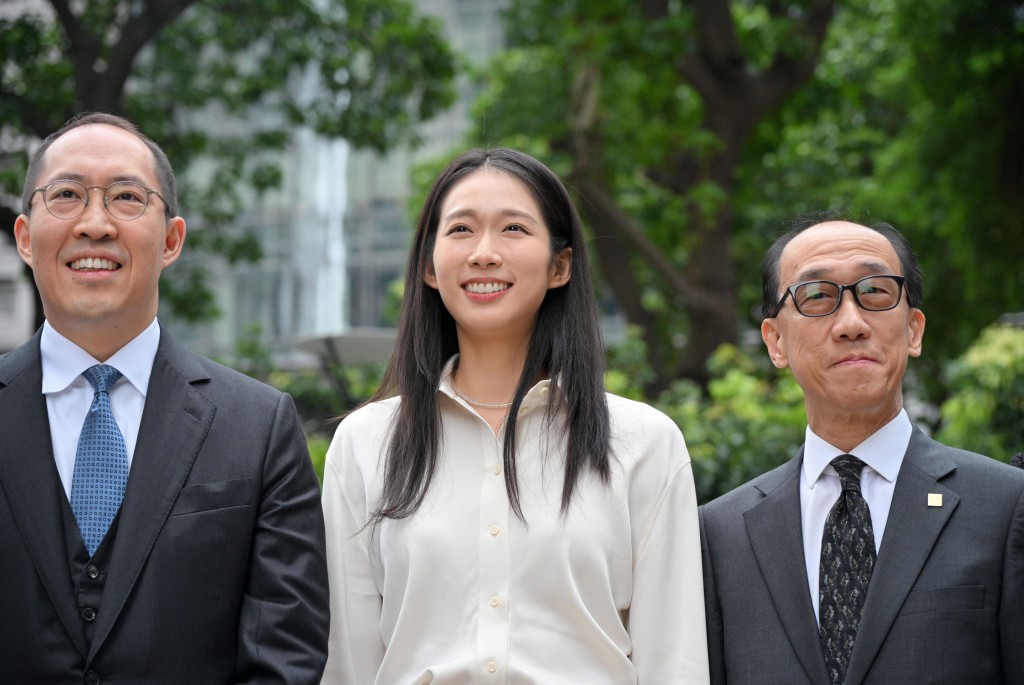 江旻憓宣布參選當日,譚光舜有為江旻憓站台。資料圖片 江旻憓宣布參選當日,譚光舜有為江旻憓站台。資料圖片