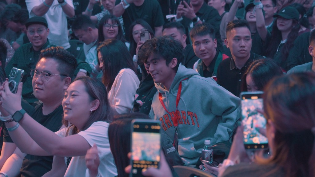 謝霆鋒前妻張栢芝所生的兩名兒子Lucas謝振軒與Quintus謝振南到場支持爸爸演唱會。 謝霆鋒前妻張栢芝所生的兩名兒子Lucas謝振軒與Quintus謝振南到場支持爸爸演唱會。
