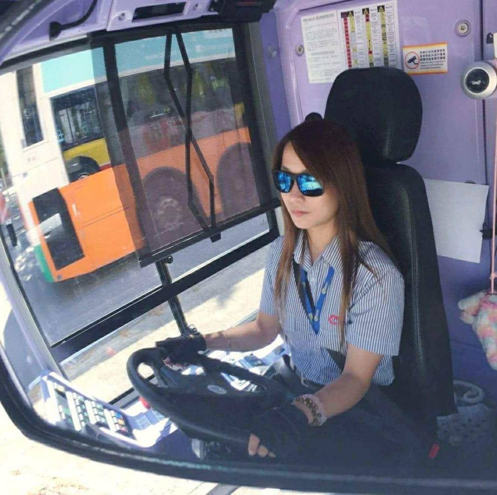 劉家穎透過facebook專頁「家穎的巴士生涯」講述任職車長6年來的心路歷程。網圖