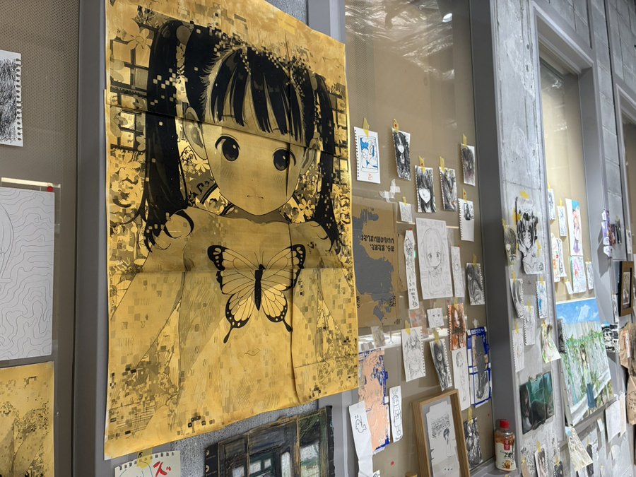 日本帝國酒店內展覽引發批評。X@ken_in