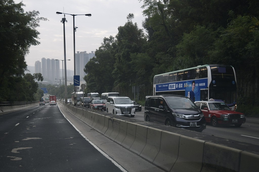 早上車流維持暢順。梁譽東攝