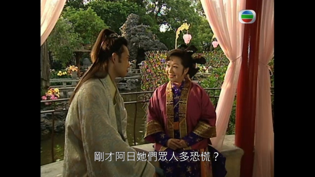 颜国梁曾演出剧集《皆大欢喜》，薛家燕亦有份演出。