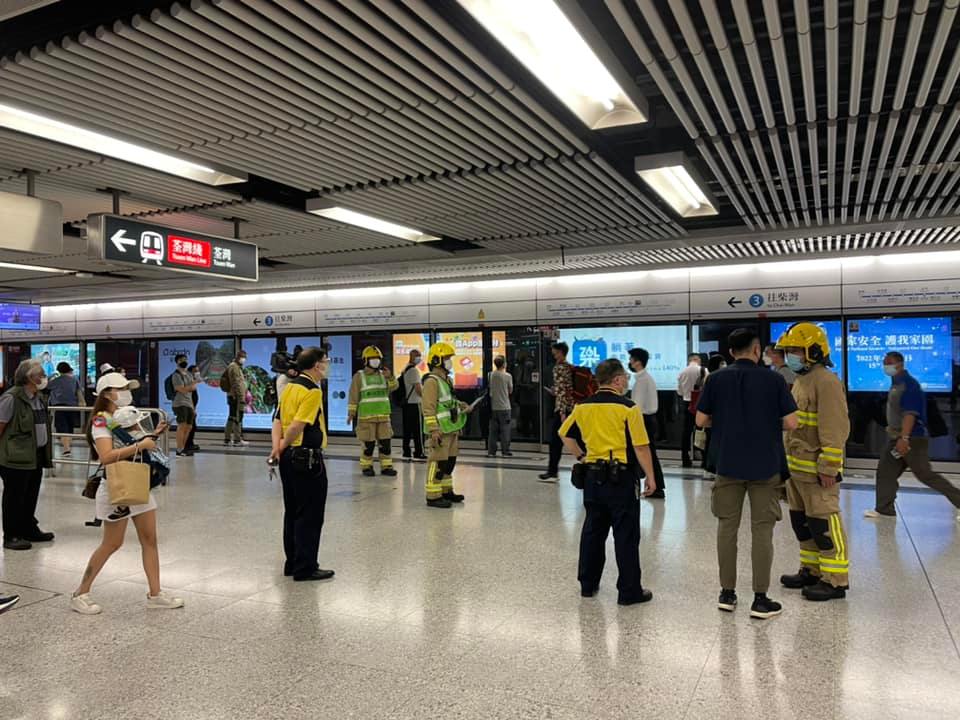 大批消防员到场了解。fb「香港突发事故报料区」图片